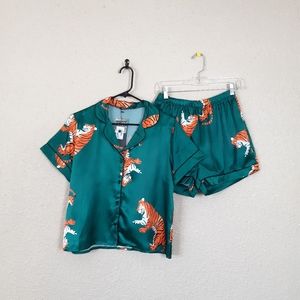 Nasty Gal Womens Tiger Silky Pajama Set Size 6 New With Tags #YY944